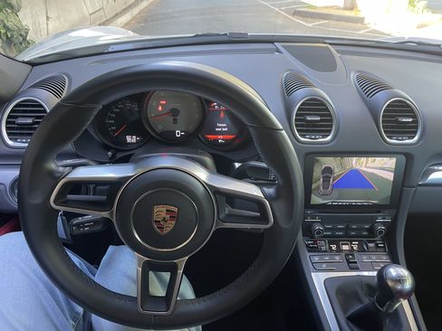 Used 2022 Porsche 718 Cayman S RWD image 10