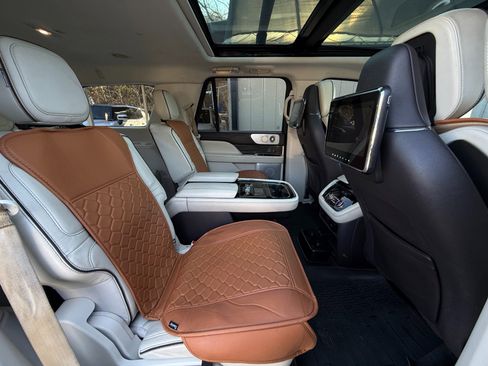 Used 2018 Lincoln Navigator Black Label w/ Cargo Package image 20