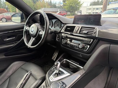 Used 2017 BMW M4 Coupe RWD image 25