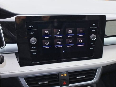 New 2026 Volkswagen Taos SE AWD/4WD image 16
