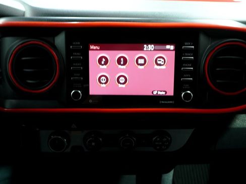 Used 2020 Toyota Tacoma SR AWD/4WD image 18