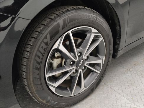 Used 2024 Kia Forte LXS FWD image 31