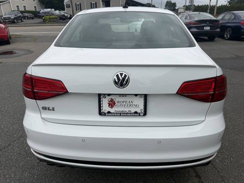 Used 2017 Volkswagen Jetta GLI FWD image 6