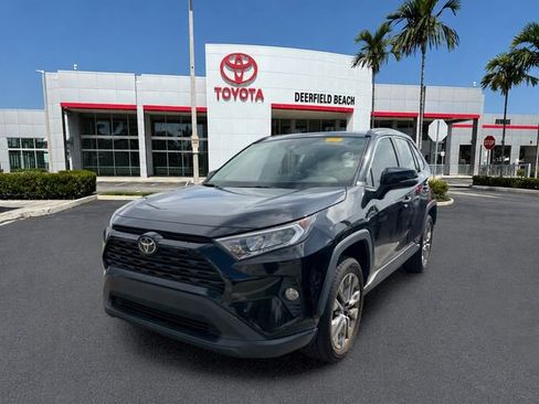 Used 2021 Toyota RAV4 XLE Premium FWD image 3