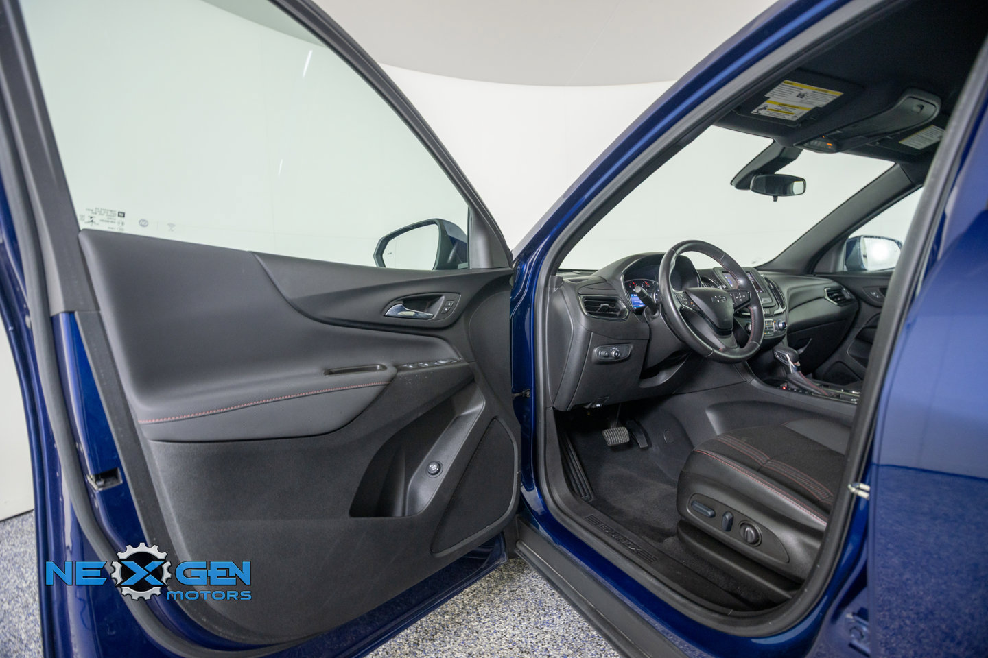 Used 2022 Chevrolet Equinox RS w/ LPO, Floor Liner Package FWD image 10