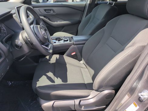 Used 2024 Nissan Rogue S AWD/4WD image 16