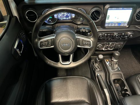 Used 2022 Jeep Wrangler Unlimited Sahara w/ Cold Weather Group image 13