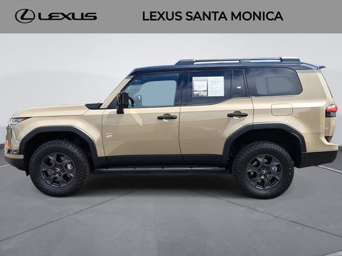 Used 2025 Lexus GX 550 AWD/4WD image 8