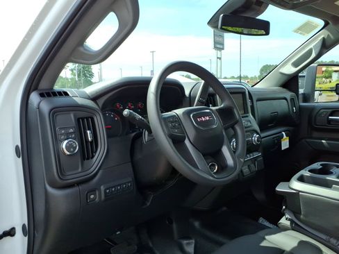 New 2026 GMC Sierra 2500 Pro w/ Convenience Package RWD image 7