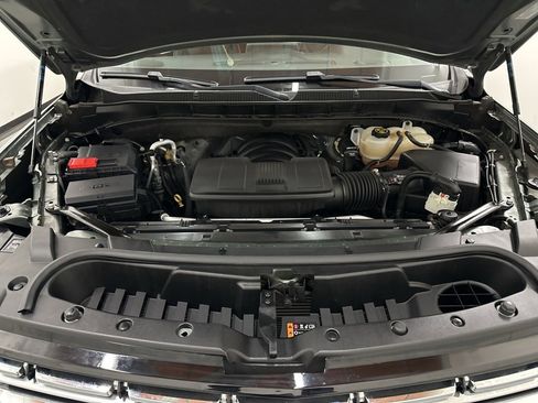 Used 2023 Chevrolet Suburban Premier image 6