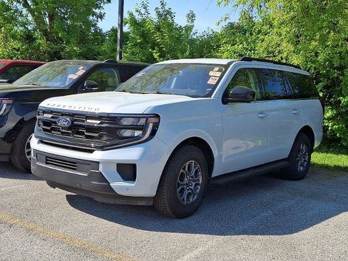 Certified 2025 Ford Expedition Active AWD/4WD image 3