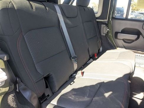 Used 2022 Jeep Wrangler Unlimited Rubicon w/ Cold Weather Group image 32