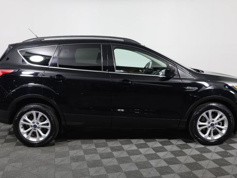 Used 2018 Ford Escape SE FWD image 4