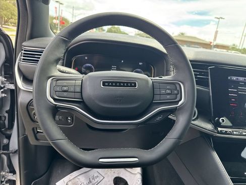 Used 2022 Jeep Wagoneer Series I w/ Premium Group I RWD image 16