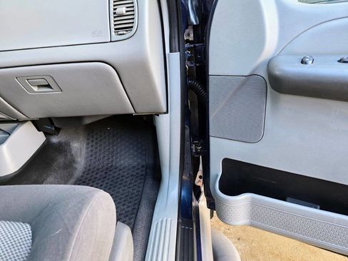 Used 2003 Ford Explorer Sport Trac 2WD image 15