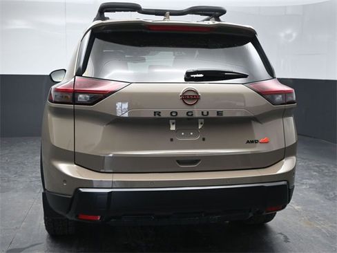 Used 2025 Nissan Rogue SV w/ Rock Creek Premium Package image 5
