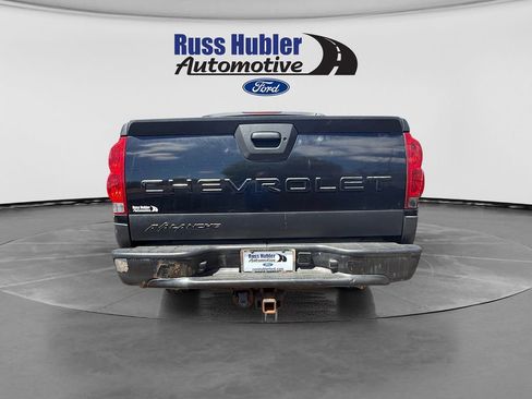 Used 2006 Chevrolet Avalanche Z71 w/ Sun And Sound Package AWD/4WD image 3