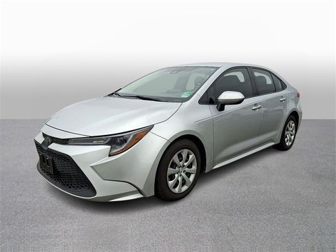 Used 2020 Toyota Corolla LE image 1