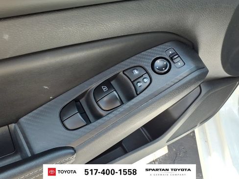 Used 2024 Nissan Altima 2.5 SV FWD image 15