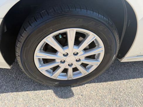 Used 2011 Buick Lucerne CXL FWD image 41