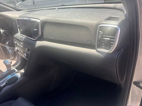 Used 2022 Kia Sportage LX FWD image 15