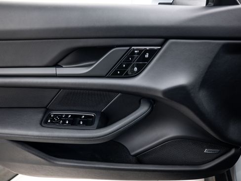 Certified 2021 Porsche Taycan image 17