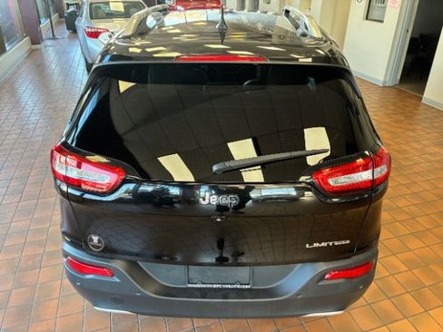 Used 2017 Jeep Cherokee Limited w/ Technology Group image 11