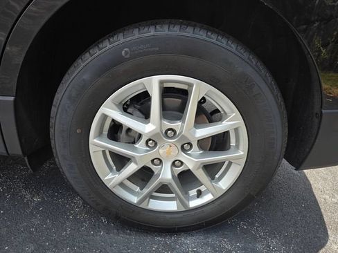 Used 2023 Chevrolet Equinox LT w/ Driver Convenience Package FWD image 13