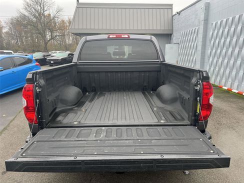 Used 2017 Toyota Tundra SR5 image 22