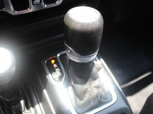 Used 2022 Jeep Wrangler Unlimited Sport AWD/4WD image 26