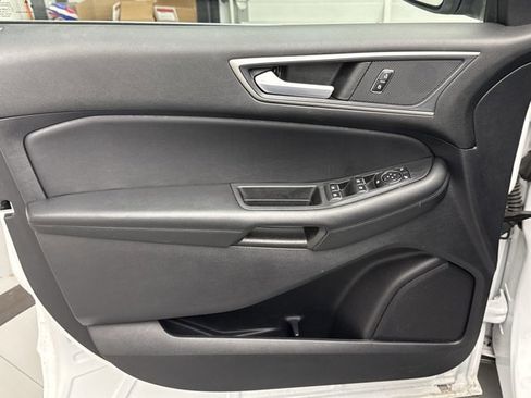 Used 2022 Ford Edge SEL w/ Convenience Package image 9