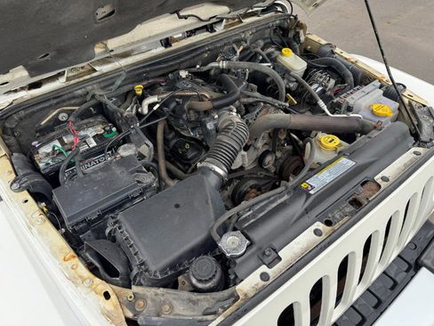 Used 2010 Jeep Wrangler Unlimited Sahara w/ Dual Top Group image 24