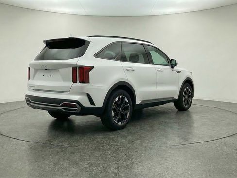 Used 2024 Kia Sorento S AWD/4WD image 9