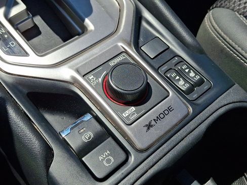 Used 2020 Subaru Forester Premium AWD/4WD image 18