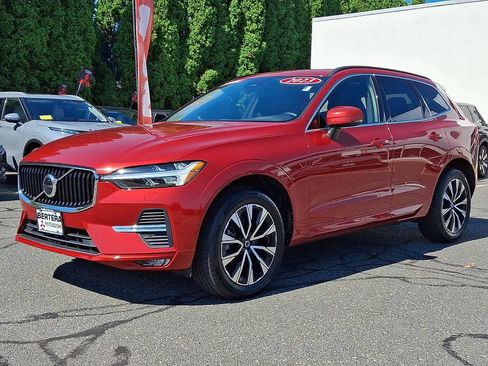 Used 2023 Volvo XC60 B5 Core AWD/4WD image 3