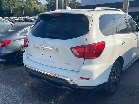 Used 2019 Nissan Pathfinder S image 6