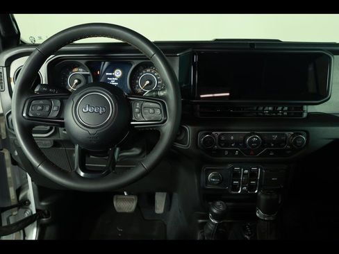 Used 2024 Jeep Wrangler Sport S image 15