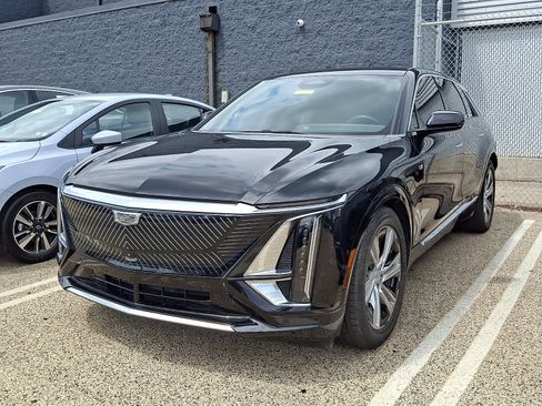 Used 2024 Cadillac Lyriq Tech w/ Driver Assist Package RWD image 2