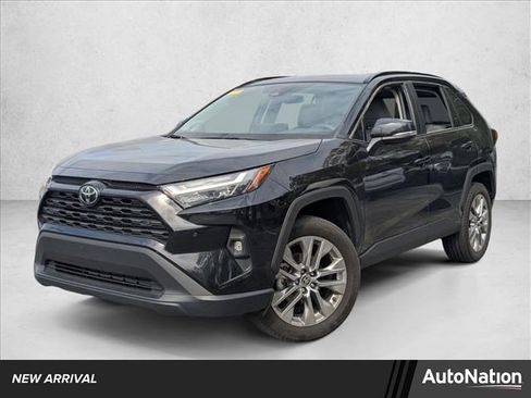 Used 2023 Toyota RAV4 XLE Premium image 1