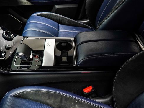 Used 2021 Land Rover Range Rover Velar R-Dynamic S image 17