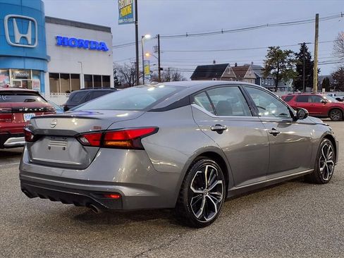 Used 2023 Nissan Altima 2.5 SR FWD image 6
