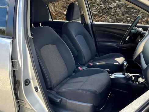 Used 2018 Nissan Versa SV image 7