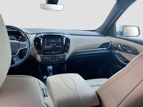 Used 2023 Chevrolet Traverse Premier image 23