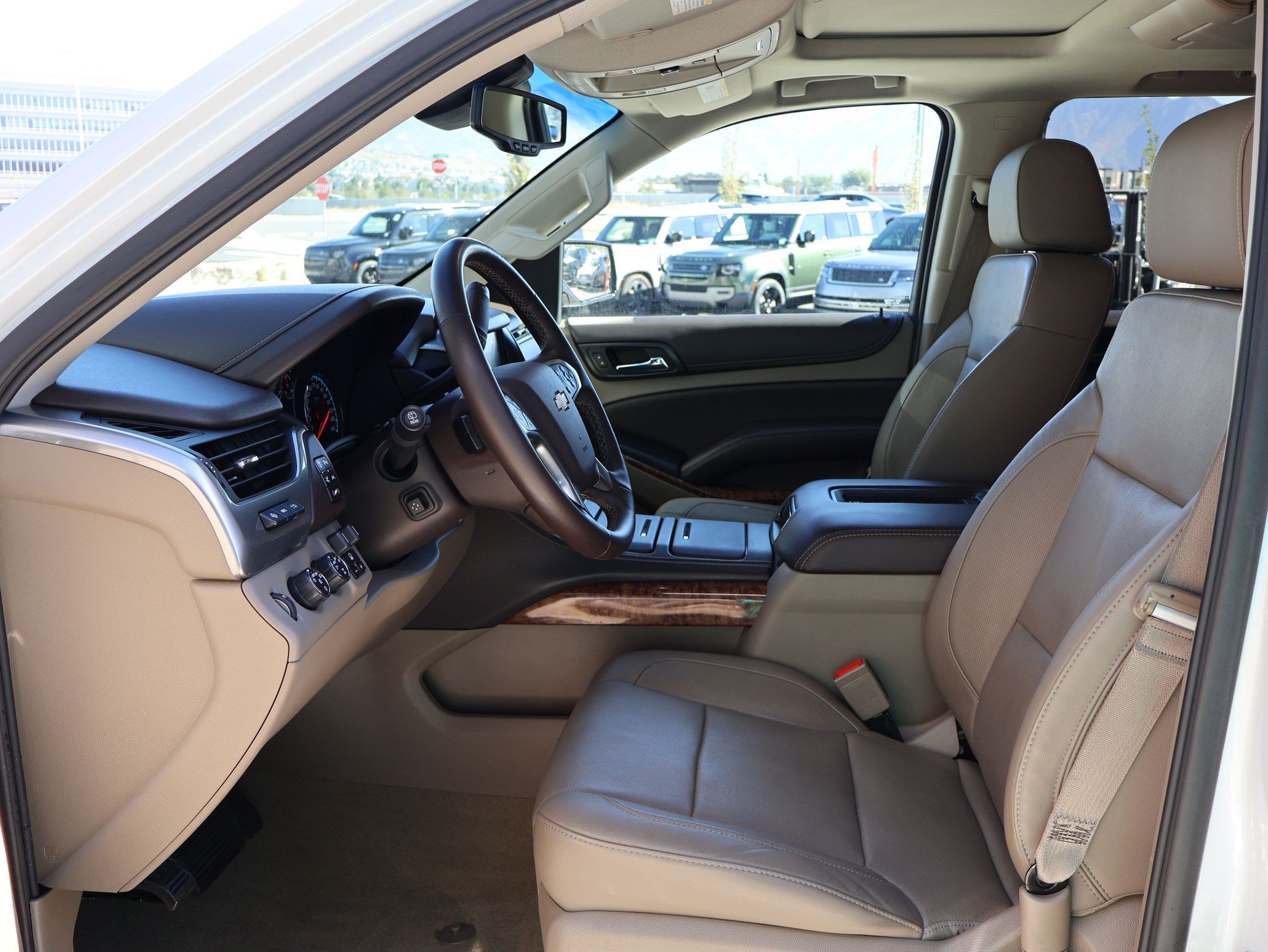 Used 2016 Chevrolet Tahoe LTZ AWD/4WD image 16
