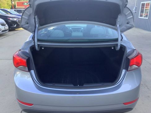 Used 2015 Hyundai Elantra SE w/ Option Group 02 FWD image 14