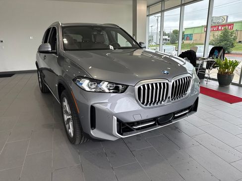 Used 2026 BMW X5 xDrive40i AWD/4WD image 2
