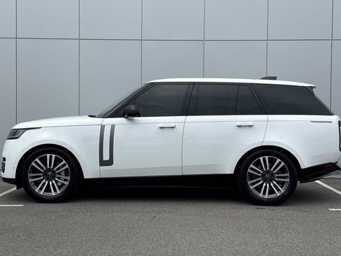 Used 2023 Land Rover Range Rover SE image 2
