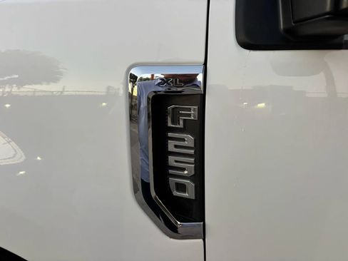 Used 2019 Ford F250 XL w/ Power Equipment Group image 8