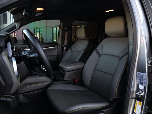 Used 2024 Chevrolet Colorado ZR2 w/ ZR2 Convenience Package III image 23