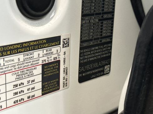 Used 2020 Land Rover Range Rover Velar S image 39